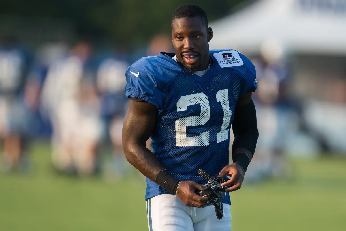 "Former NFL Pro Bowler Vontae Davis Found Dead at 35 in Miami Home"