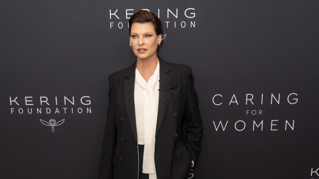Featured image for Linda Evangelista Opens Up About Abusive Relationship in New Docuseries