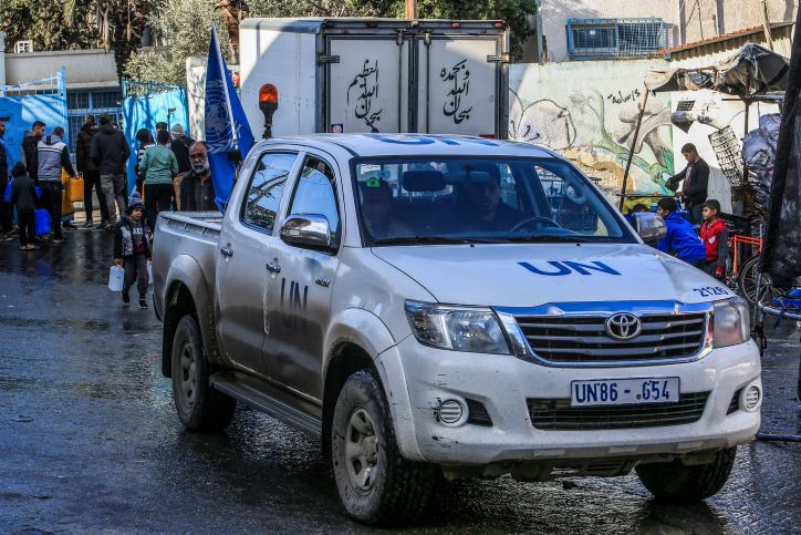 Israel Halts UNRWA Aid Convoys to Northern Gaza
