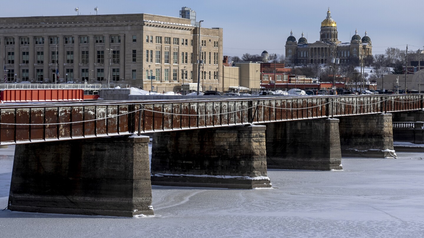 "Iowa Caucus Voter Insights: Immigration Concerns and Bidenomics Rejection"