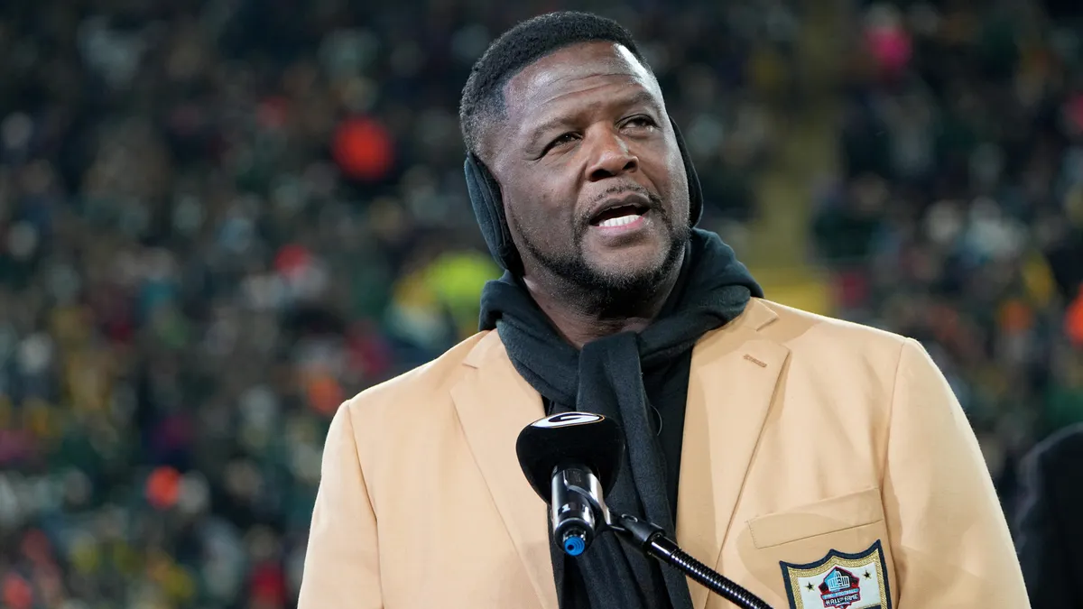 Packers' Draft Moves: Trades, Star Announcers, and Twitter Rejoice