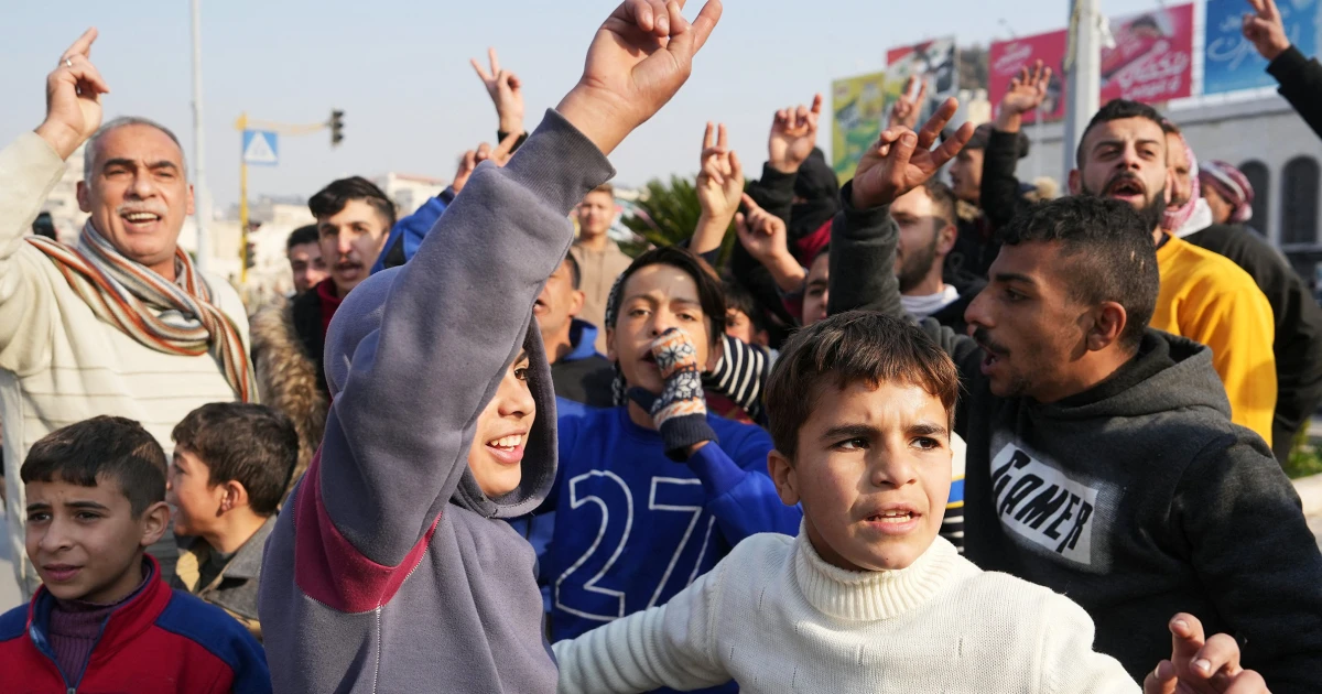 Syrian Rebels Advance, Thousands Flee Amid Renewed Conflict