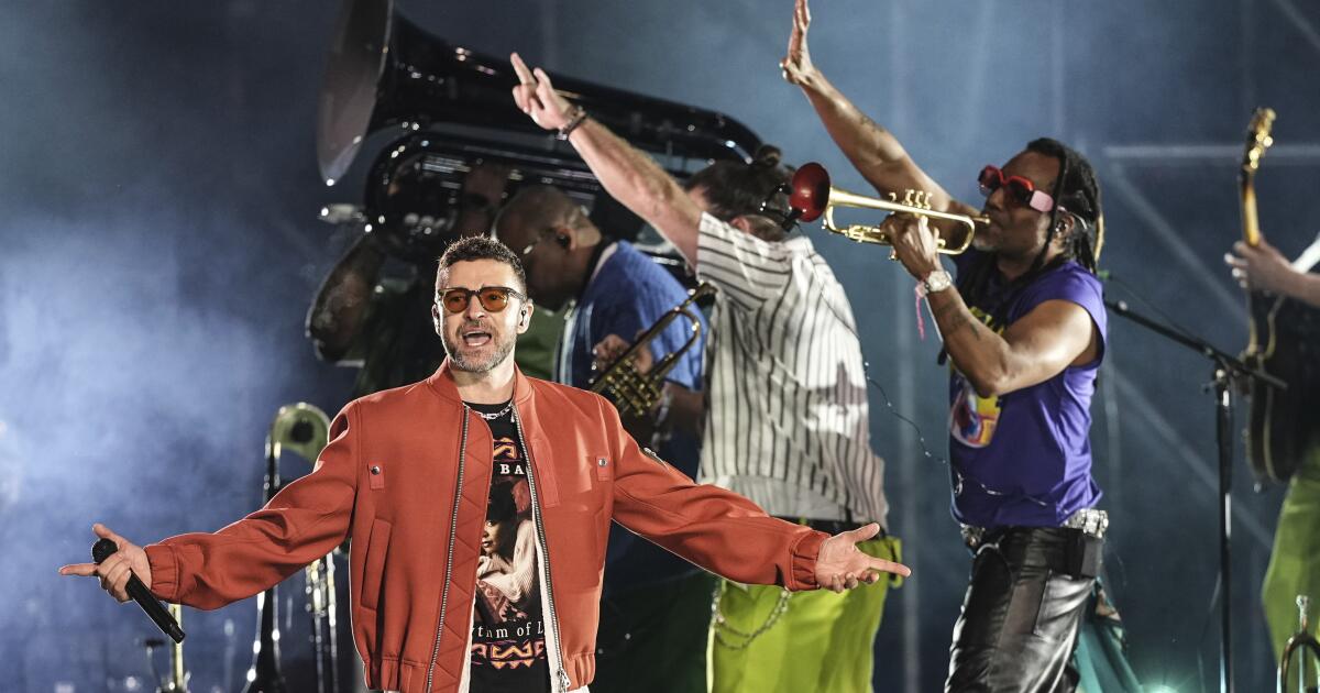 Featured image for Justin Timberlake Opens Up About Lyme Disease Diagnosis