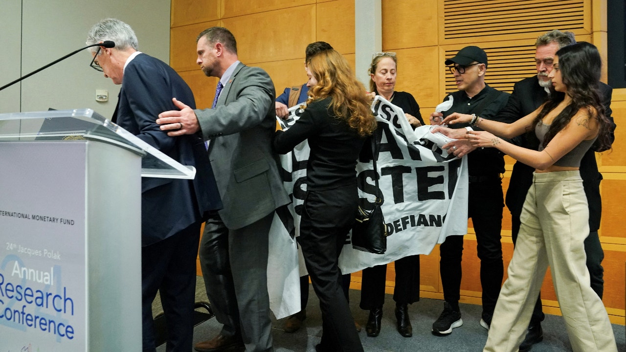 Featured image for Climate Activists Disrupt Fed Chair Powell's Speech