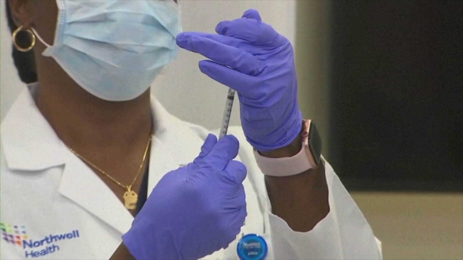 CDC Recommends Second COVID Shot for Seniors