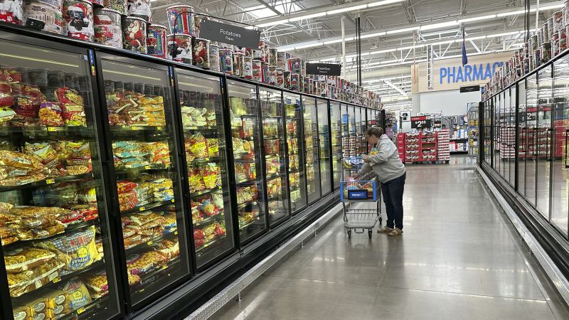 Featured image for Walmart Boosts Forecasts Amid Strong Spending and Holiday Momentum