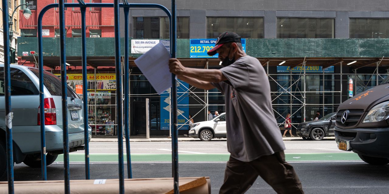 "U.S. Economy Surges with 5% GDP Growth in Q3 Amidst War and High Interest Rates"