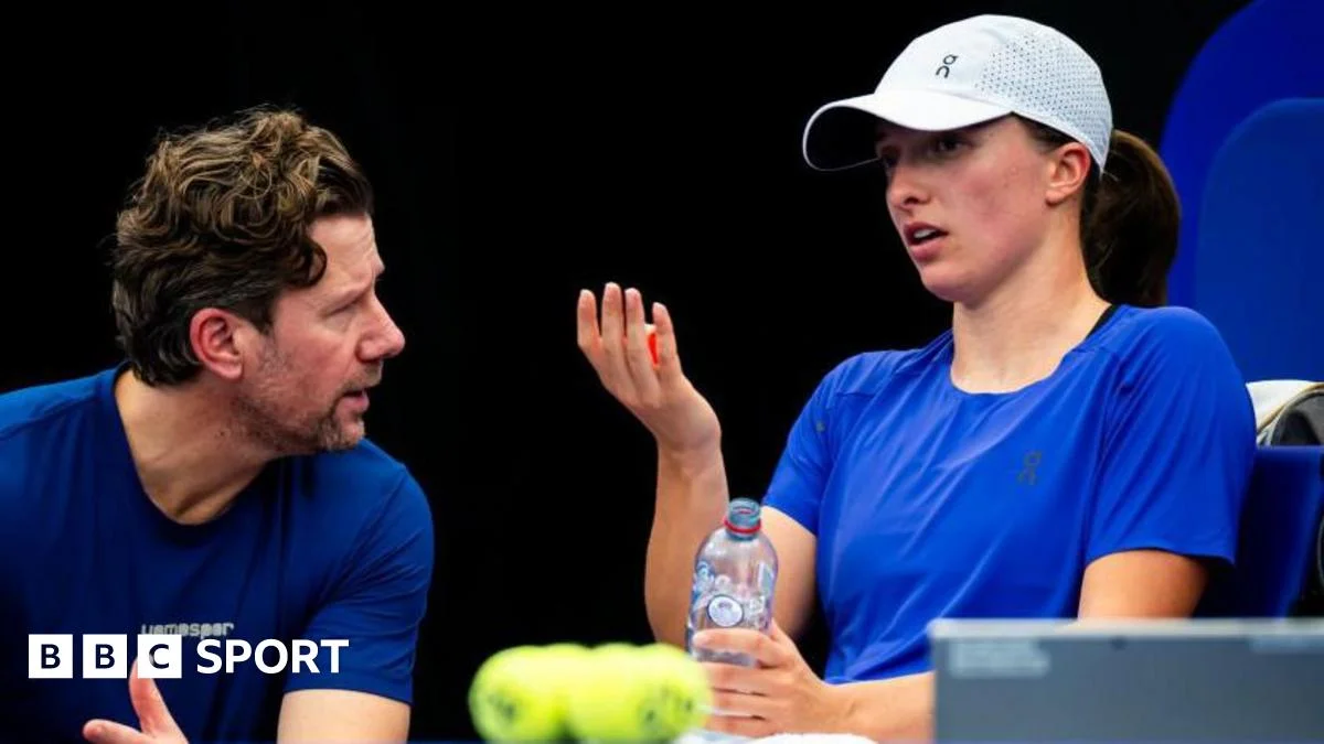 Swiatek begins coaching reset after parting with Fissette