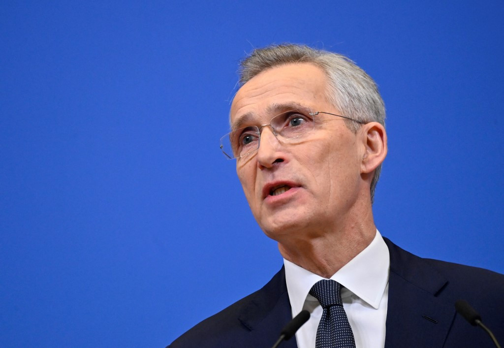 "NATO Supports Ukraine's Right to Use F-16s for Strikes Beyond Its Borders"