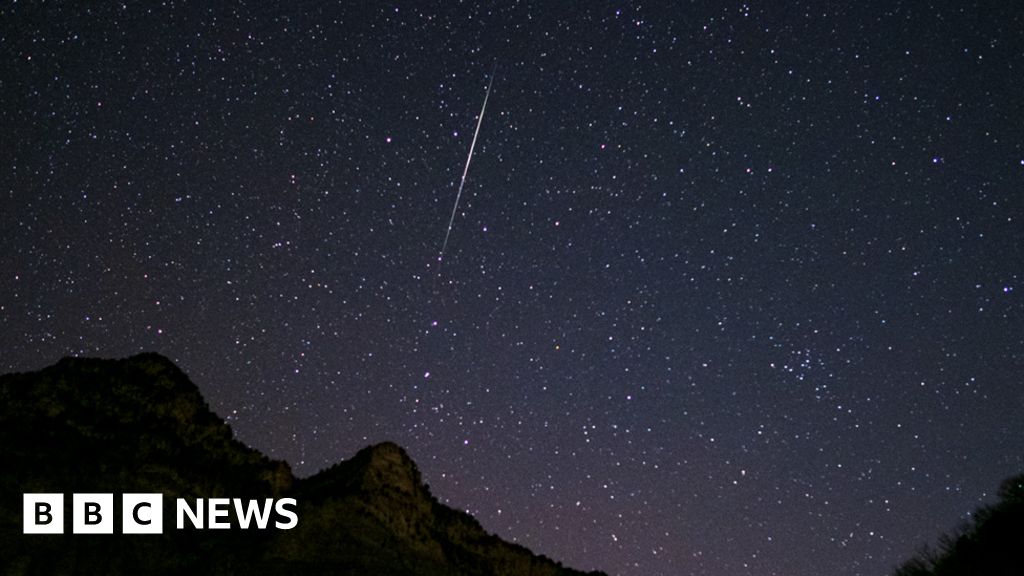 Featured image for "2023 Geminid Meteor Shower: A Spectacular Night Sky Event to Watch!"