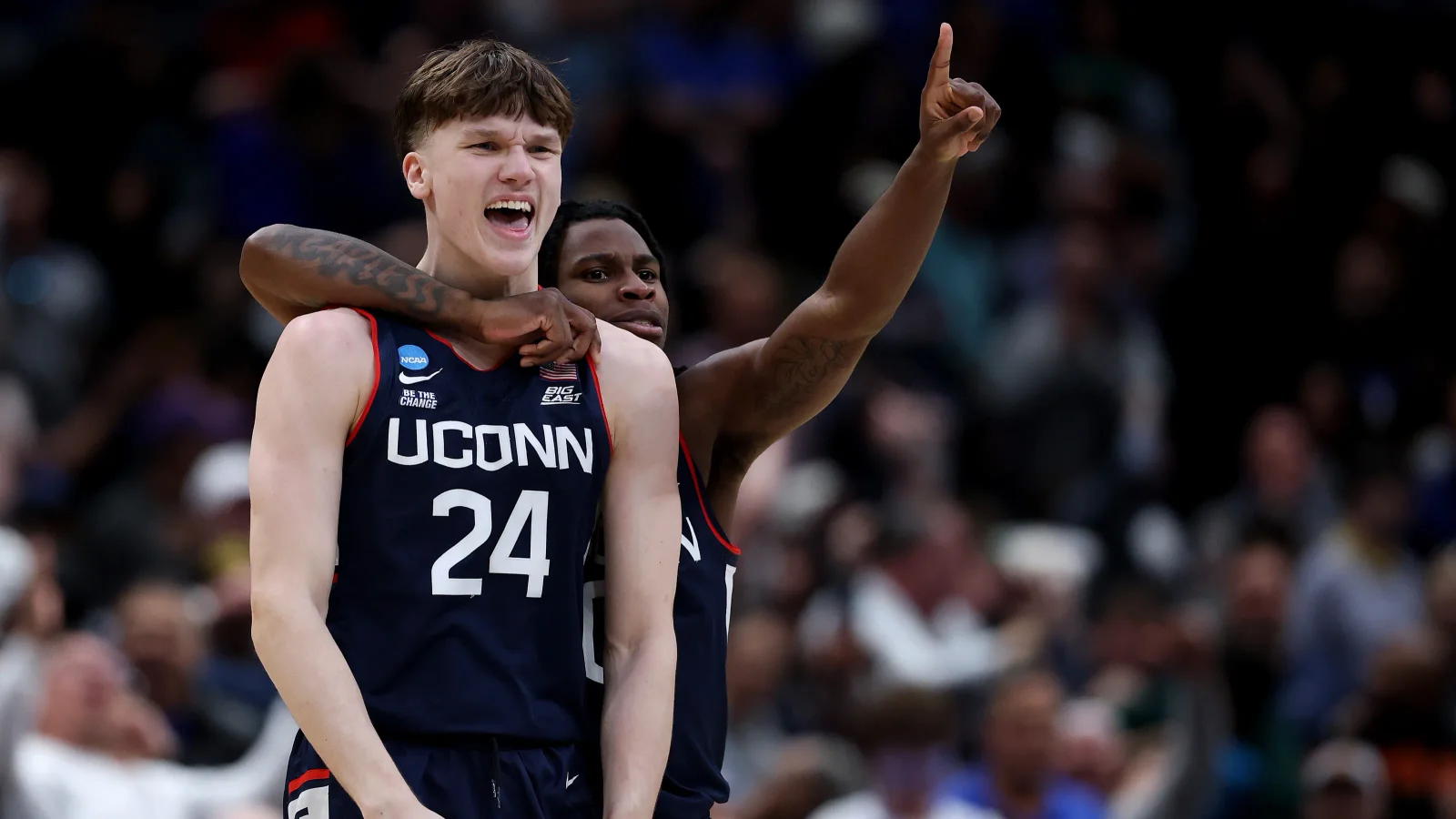 Mullins nails 40-foot buzzer-beater to send UConn past Duke into Final Four
