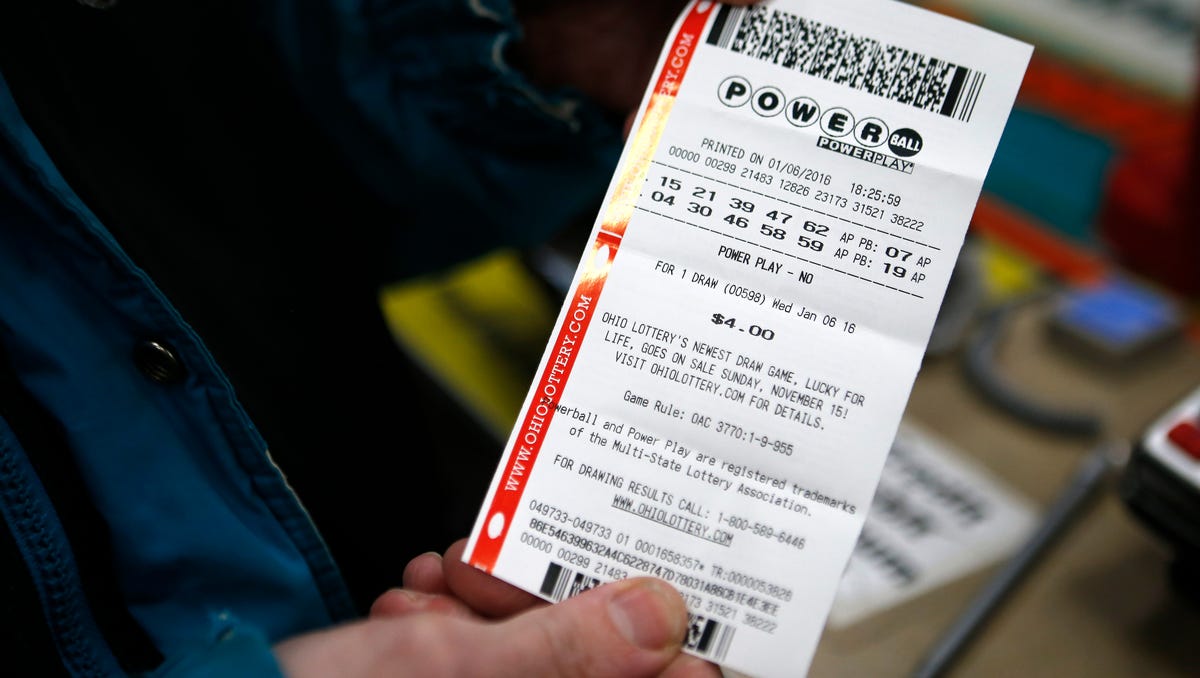 "Powerball Jackpot Reaches $1 Billion with One Lucky Winner"