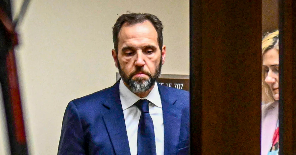 Featured image for Trump's Legal Battles: Federal Cases Dismissed, State Cases Uncertain