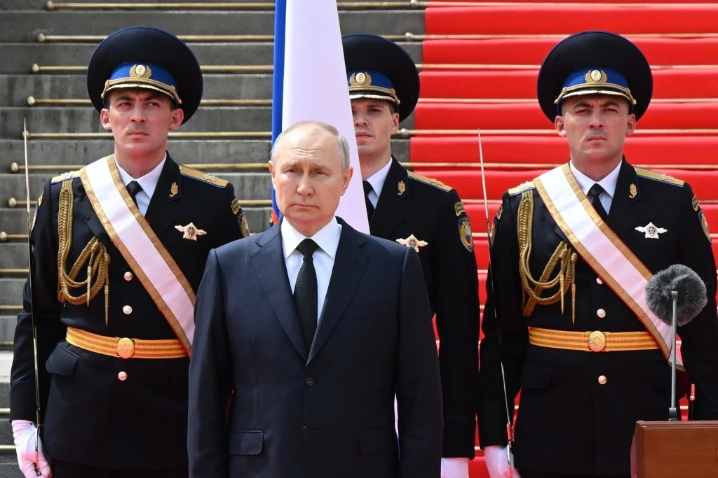 Putin Maneuvers to Secure Russian Influence in Post-Assad Syria