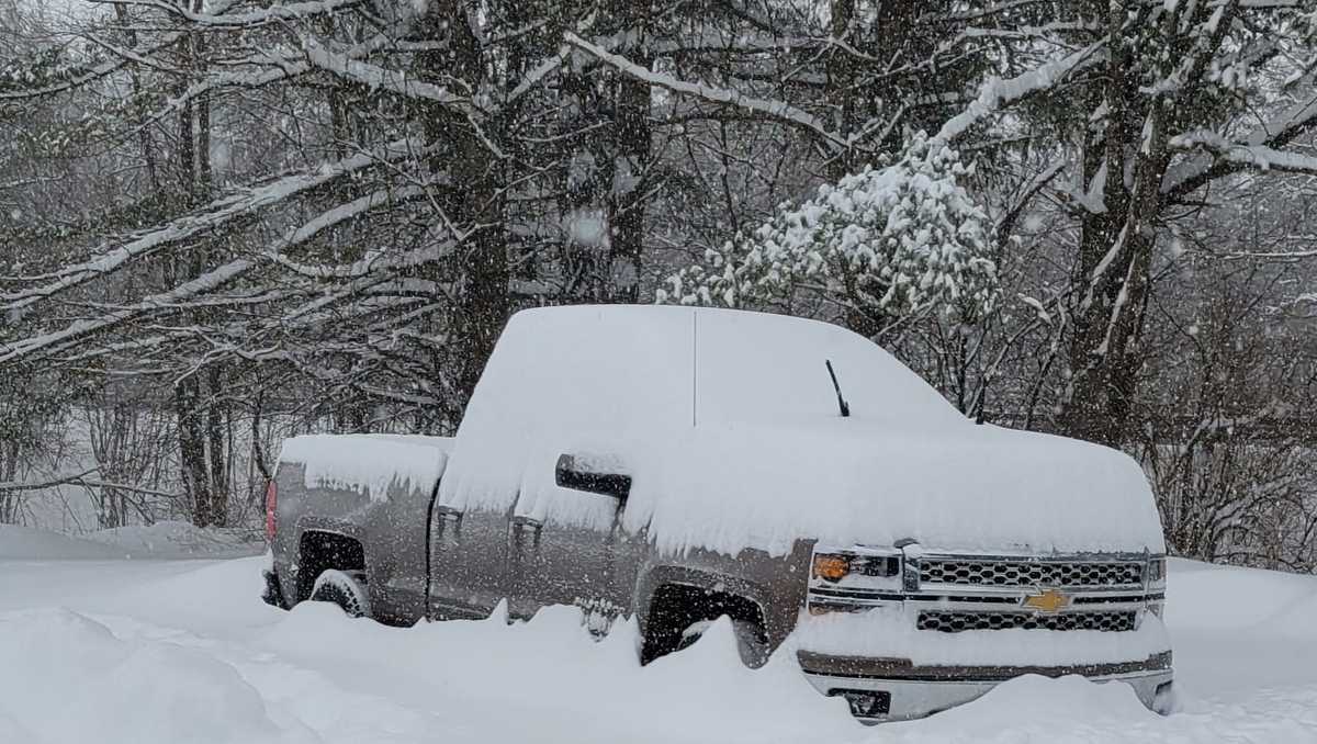 "Northeastern United States Hit by Dual Winter Storms Bringing Heavy Snow and Ice"
