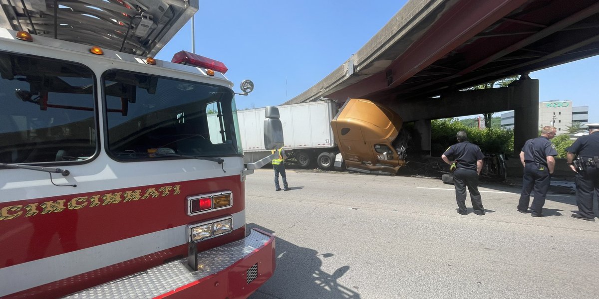 Featured image for I-75 traffic disrupted by multiple semi-truck incidents in Cincinnati.