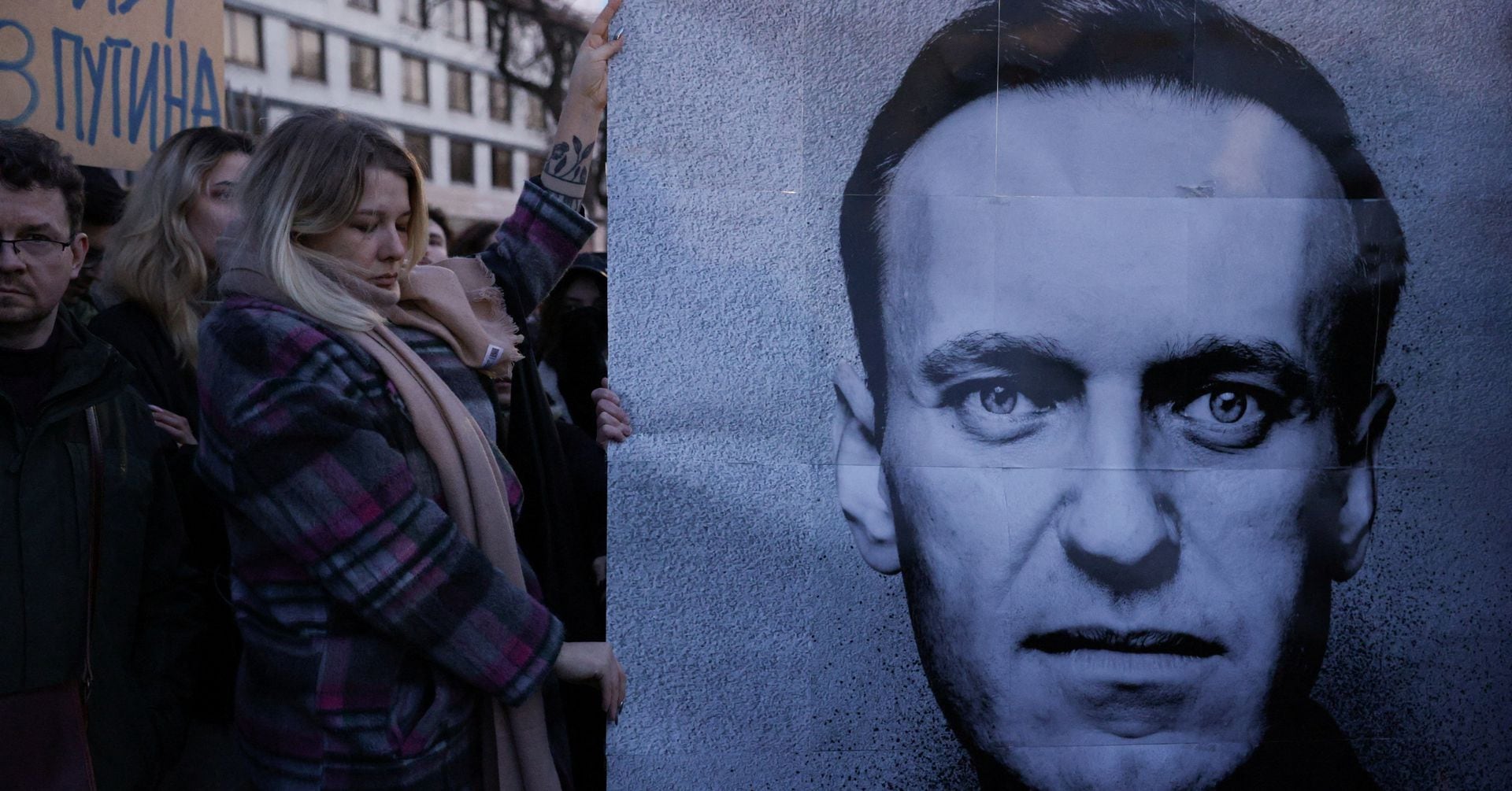 "Unraveling the Mystery: The Aftermath of Navalny's Death"