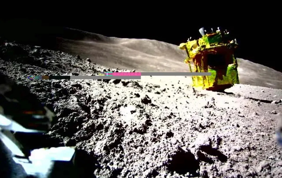"Japan's SLIM Probe Revives After Moon Landing Mishap"