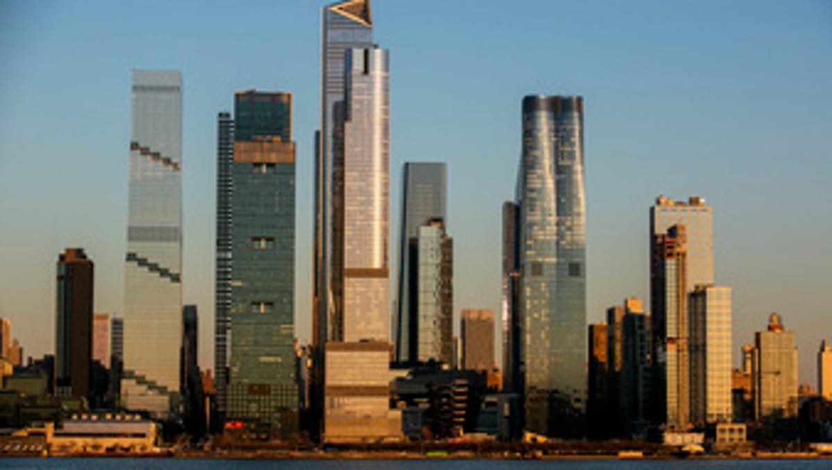 Population shifts: Manhattan rebounds while Los Angeles declines.