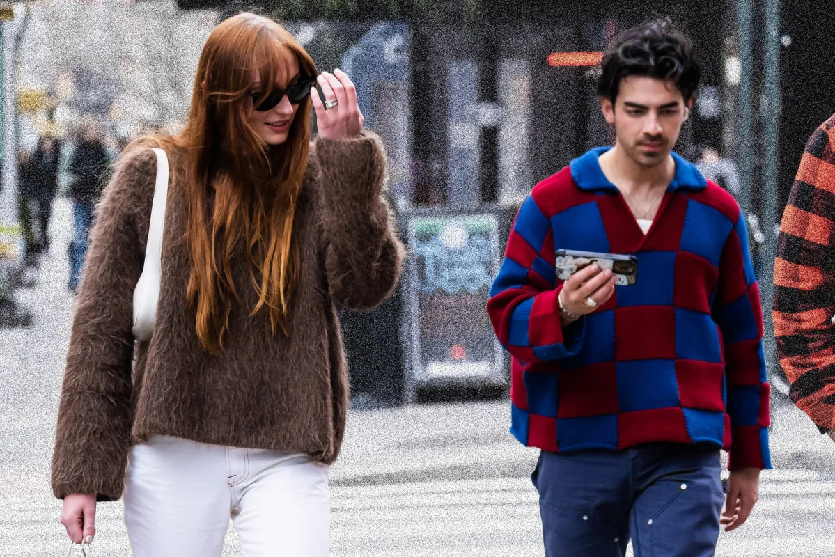The Complex Custody Battle: Sophie Turner and Joe Jonas's Globe-Trotting Lifestyle