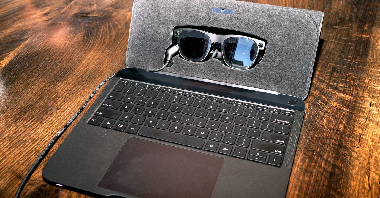 Featured image for Spacetop G1: AR Laptop with 100-Inch Virtual Screen Now Available for $1900
