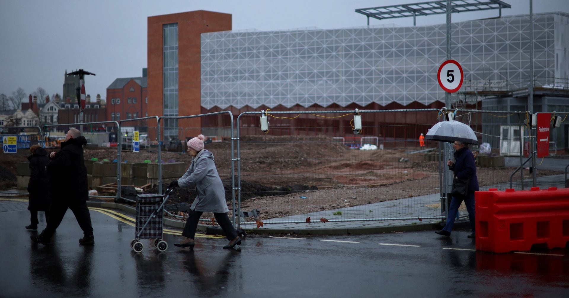 Featured image for "Sunak Faces Red Flags Over Rubble in British Railway Town"