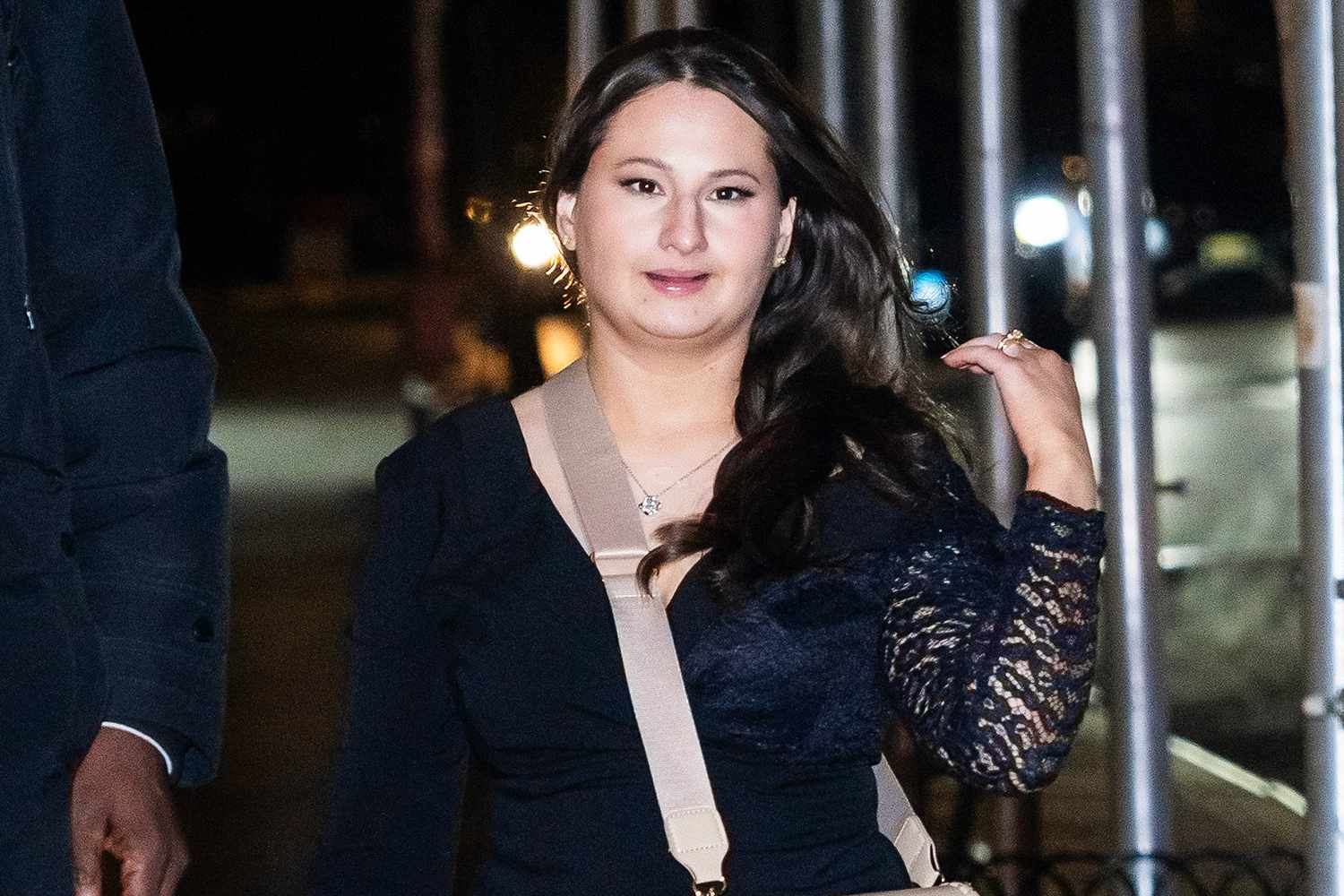 "Gypsy Rose Blanchard's Social Media Saga: From Public Apology to Private Accounts"