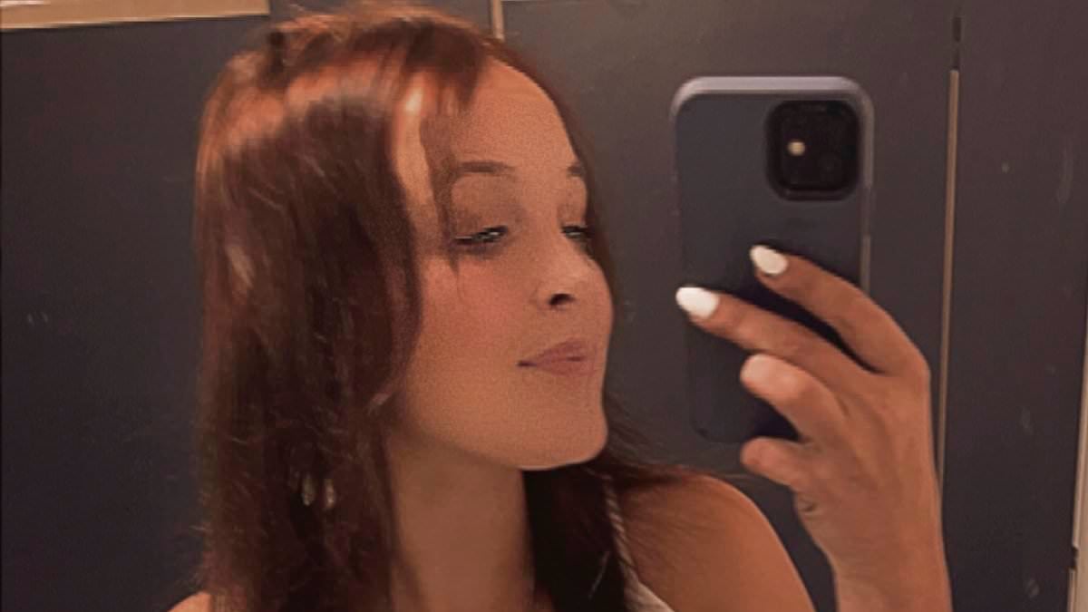 Featured image for "Teen Learns of Pregnancy Just Hours Before Unexpected Birth"