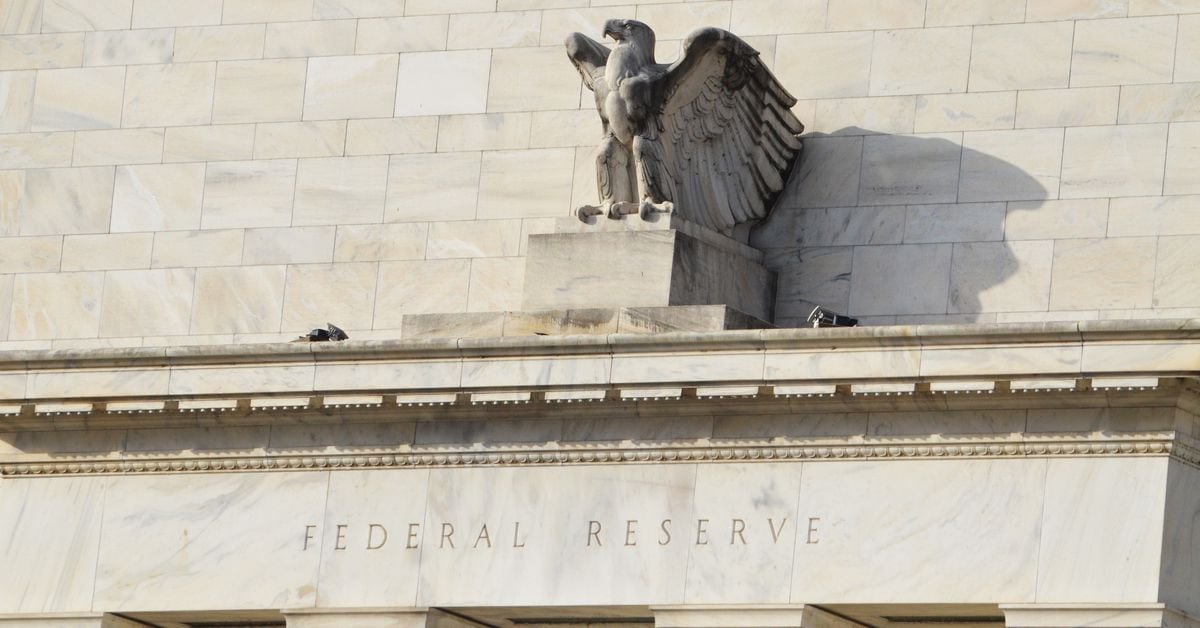 "Market Confidence Unfazed by Fed Minutes as Bitcoin Remains Stable"
