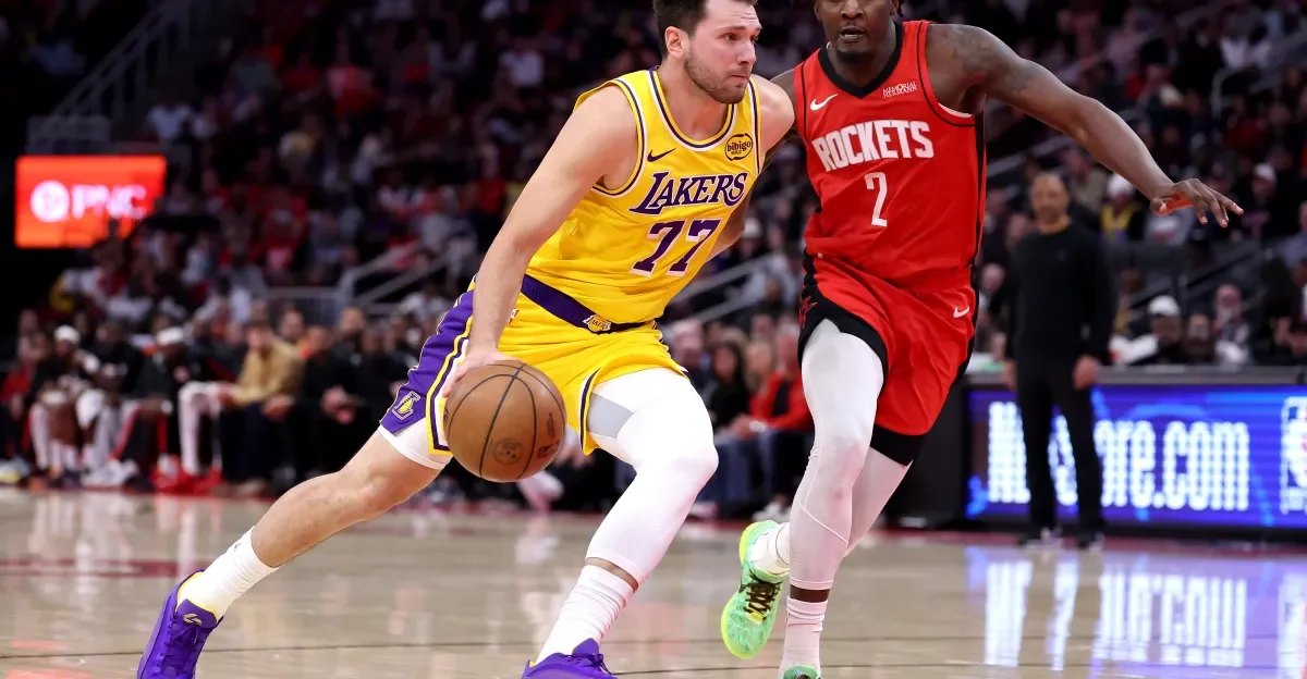 Lakers edge Rockets to extend win streak to six