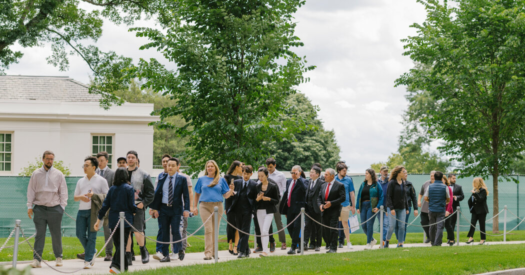 Featured image for Controversy and Celebrity at Trump's Crypto Dinner