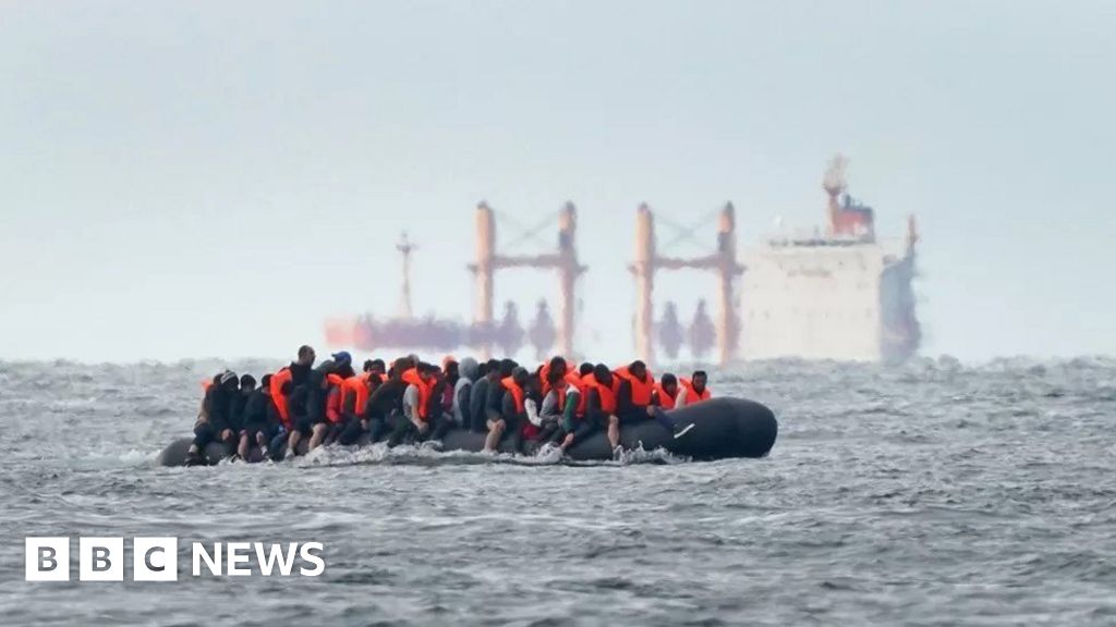 Featured image for "Tory Deputy Chairmen Support Beefing Up Rwanda Bill, Sunak Faces Major Rebellion"