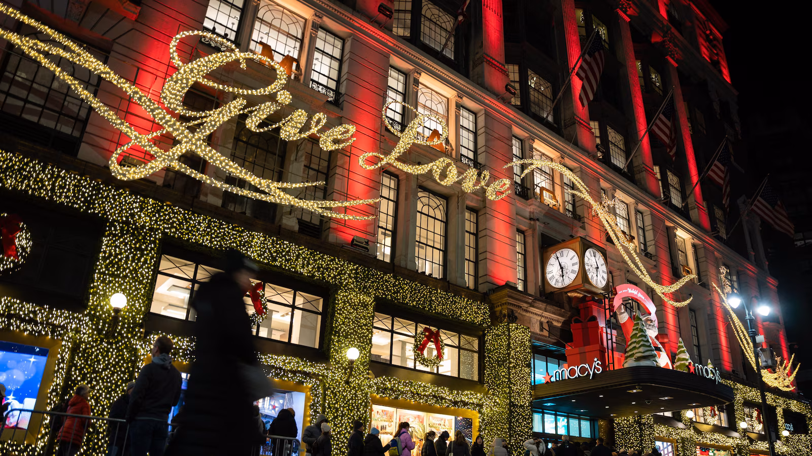 Featured image for Consumer Confidence Hits Lowest Since April Amid Economic Concerns