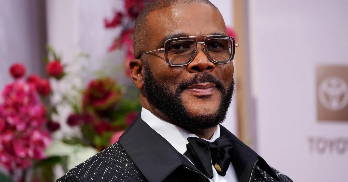 Featured image for New Texts Reveal Complex Relationship in Tyler Perry Sexual Assault Cases
