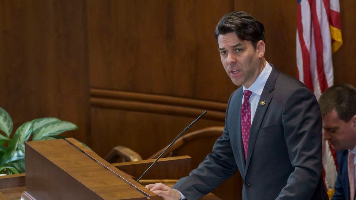 Oregon Senators Face Daily Fines for Absences Amid Walkout and Controversial Bills.