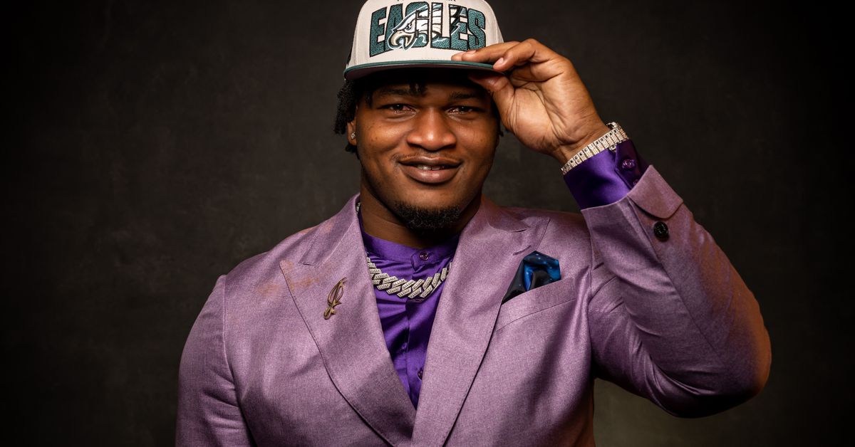 Jalen Carter signs rookie contract with Eagles, making history as first 2023 first-rounder under contract.