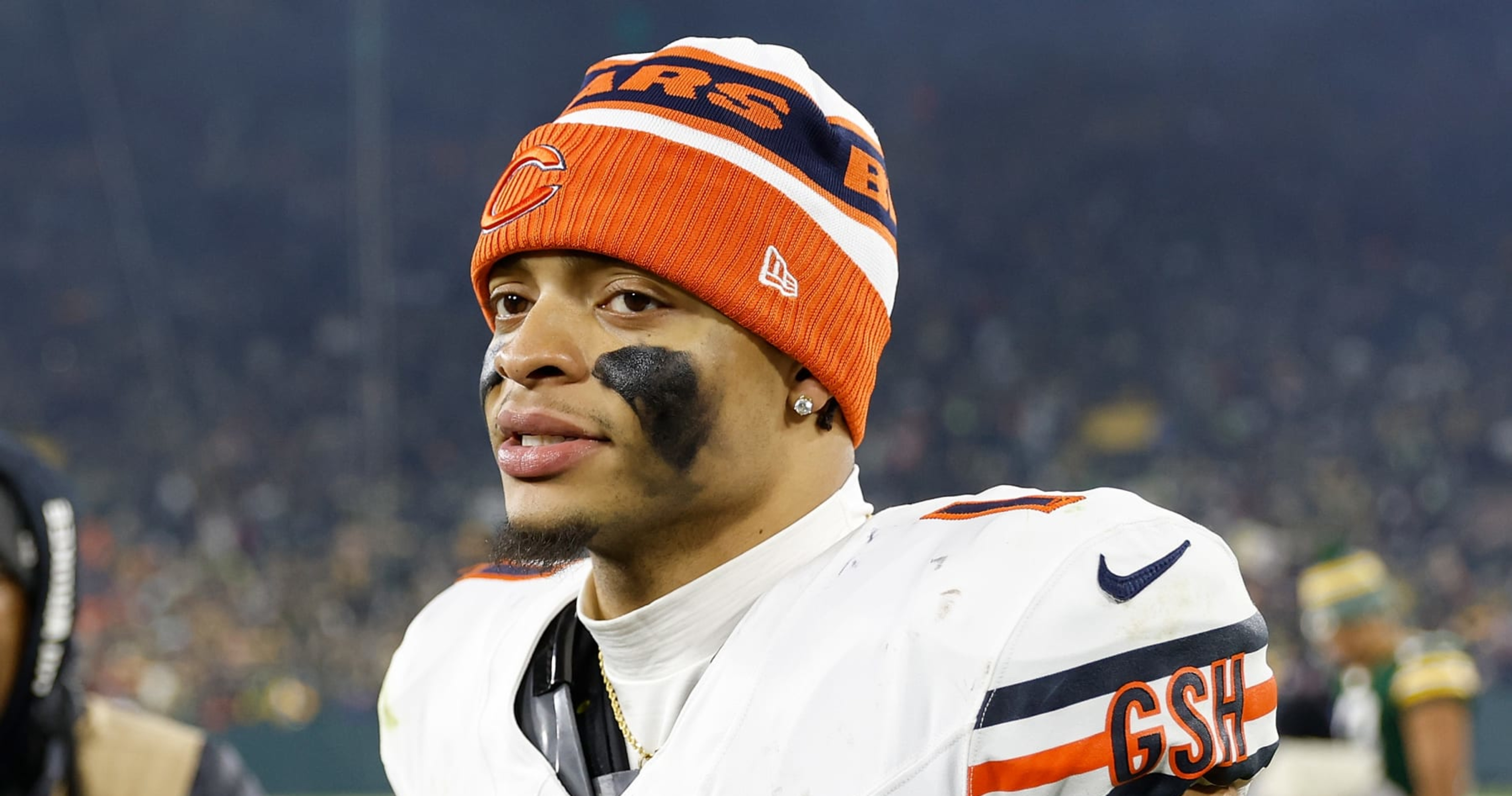 "Bears' Offensive Coordinator Search: Impact on Justin Fields and Potential Pairings"