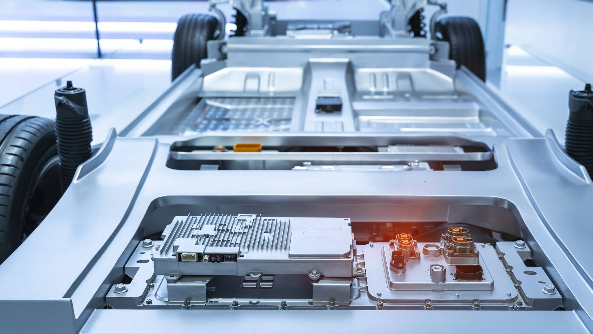 Stellantis: Lighter EV Batteries, More Gigafactories, and Expanded Battery Capacity