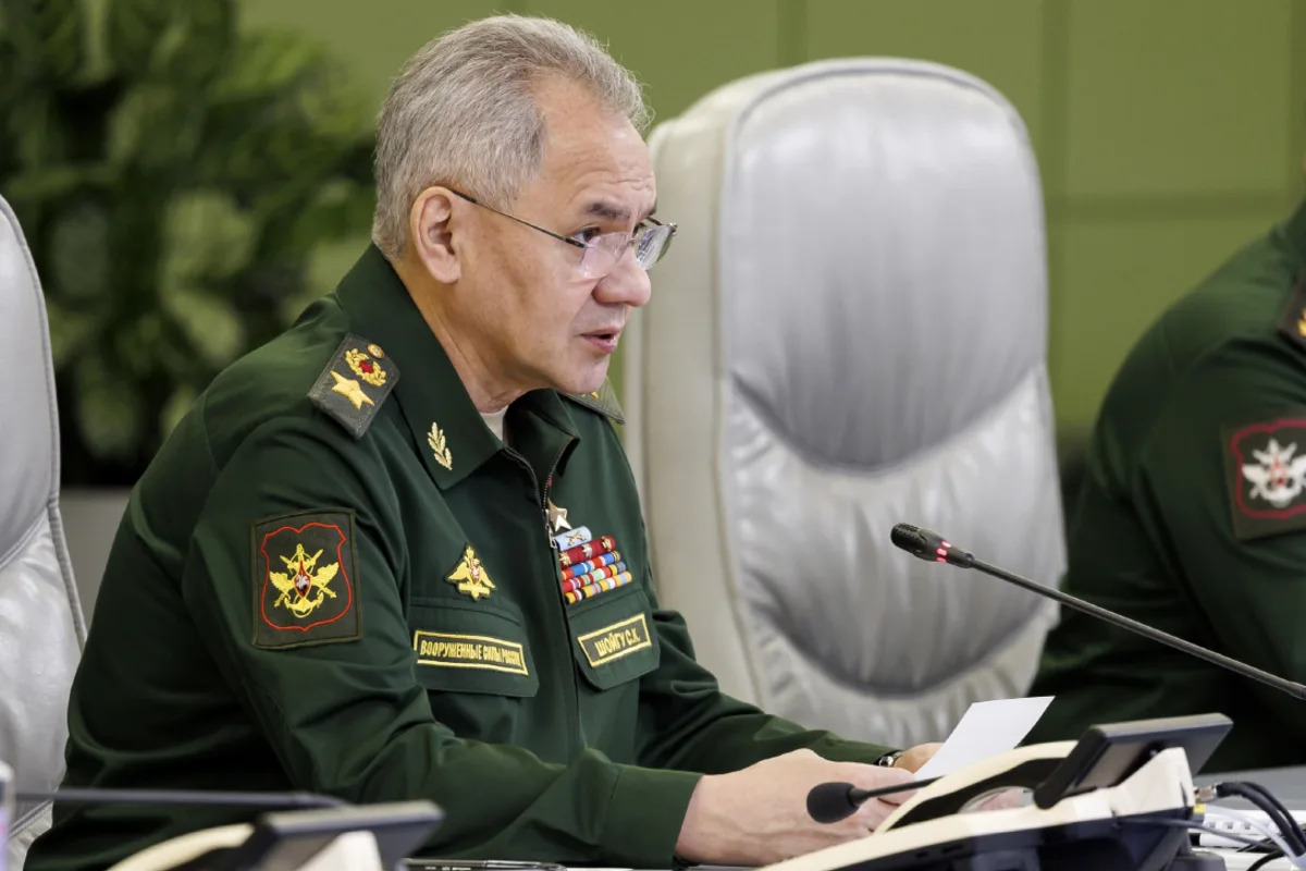 "Russian Defense Minister Warns France Against Sending Troops to Ukraine"