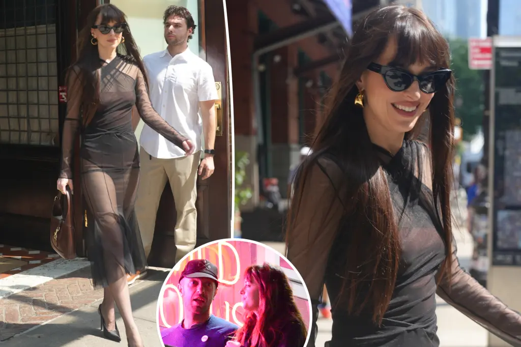 Featured image for Dakota Johnson and Chris Martin End Their 8-Year Relationship