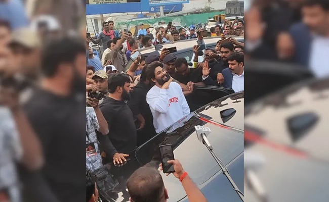 Featured image for Pushpa 2 Promotions Stir Chaos and Fan Frenzy in Patna