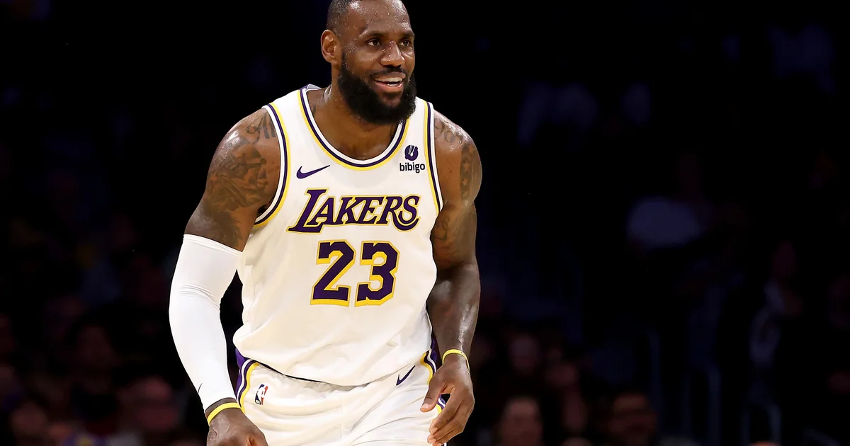 Featured image for "LeBron James Supports Duquesne Men's Basketball Team in NCAA Tournament"