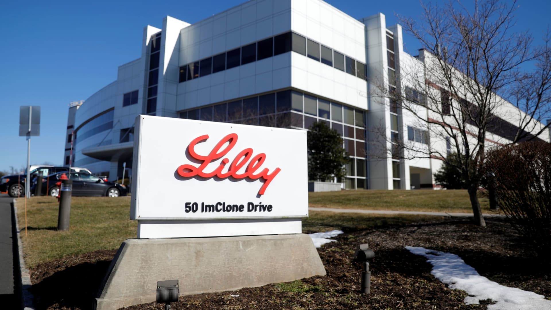 Eli Lilly's Donanemab Slows Alzheimer's Progression in Clinical Trial.