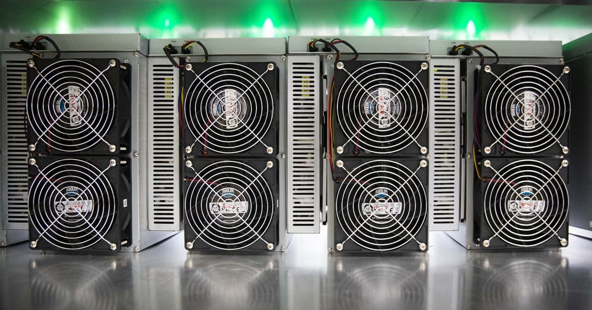 Bitcoin Miner Outflows Surge as Crypto Stocks Tumble: Mixed Signals Ahead of Halving