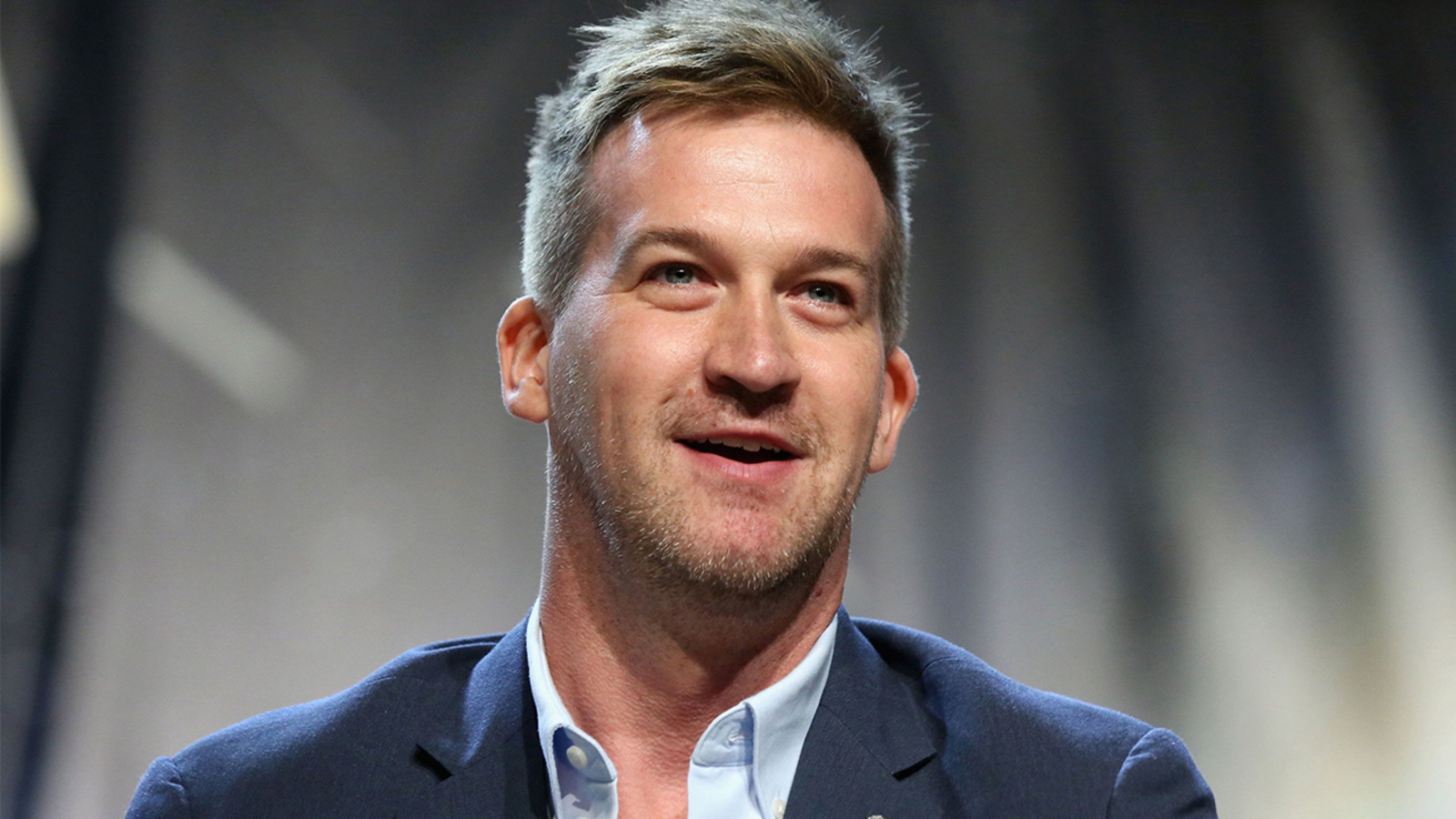 Featured image for "Actor Kenneth Mitchell, 49, Passes Away from ALS"