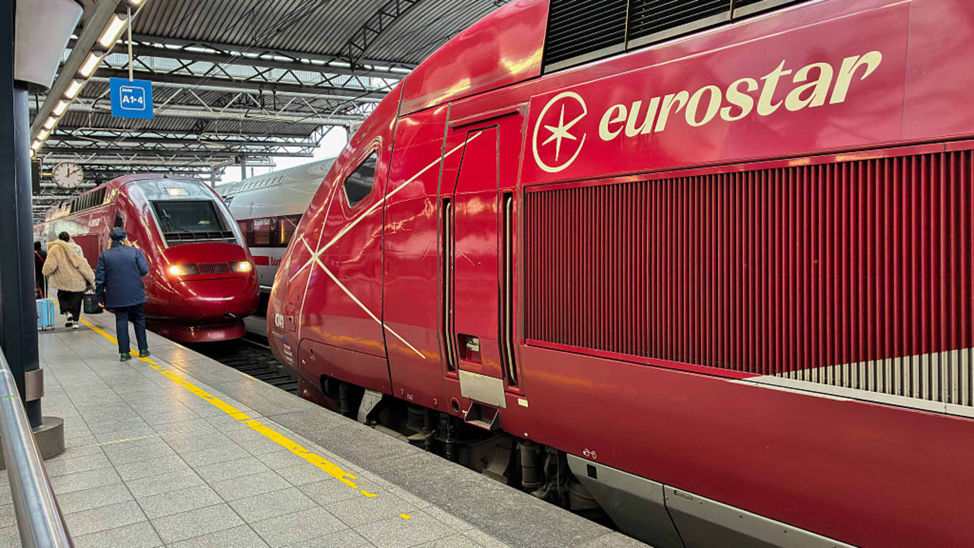 Featured image for Eurostar halts all services due to Channel Tunnel power outage