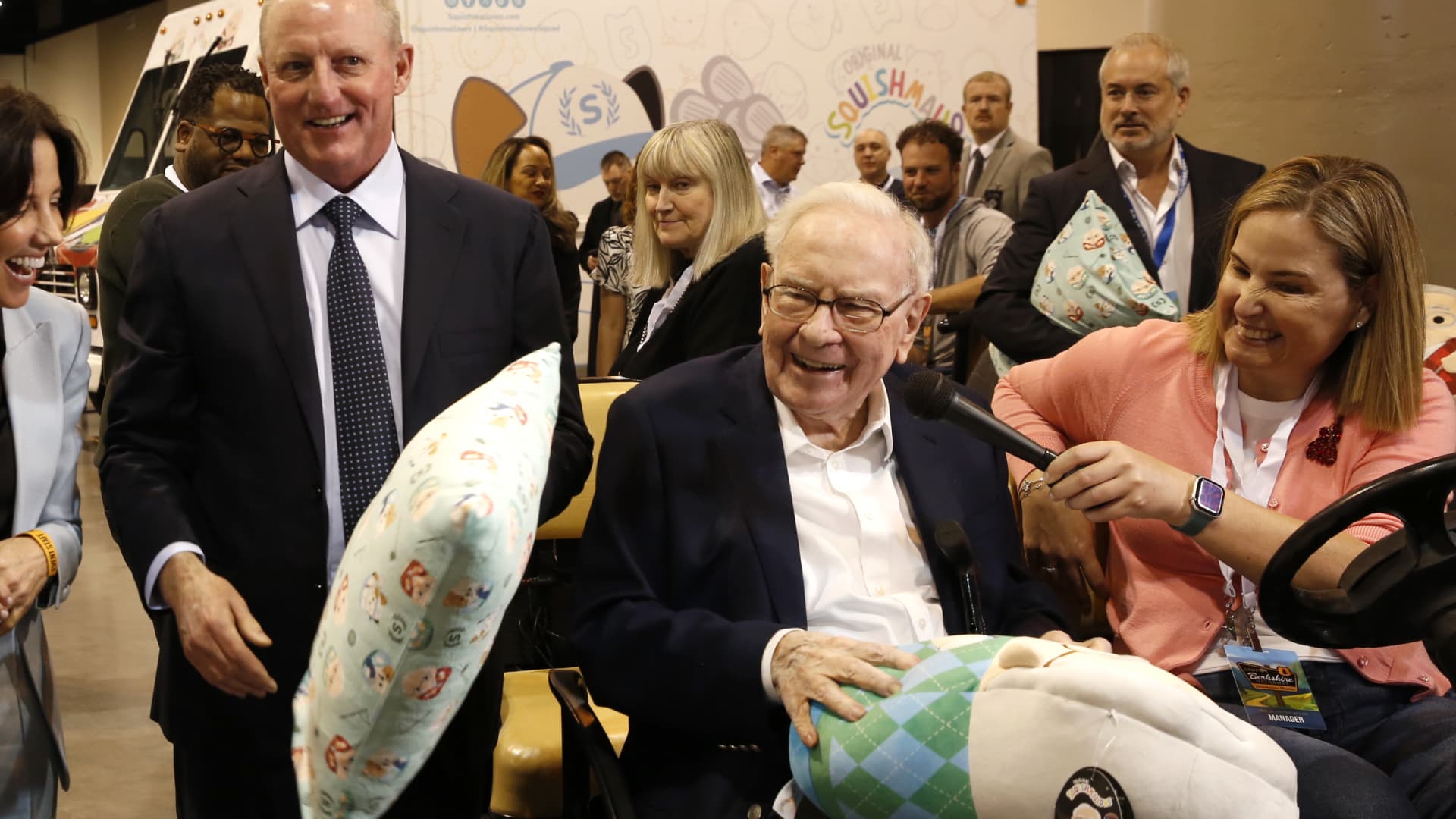 Featured image for Warren Buffett's Retirement and Lasting Legacy in the Stock Market
