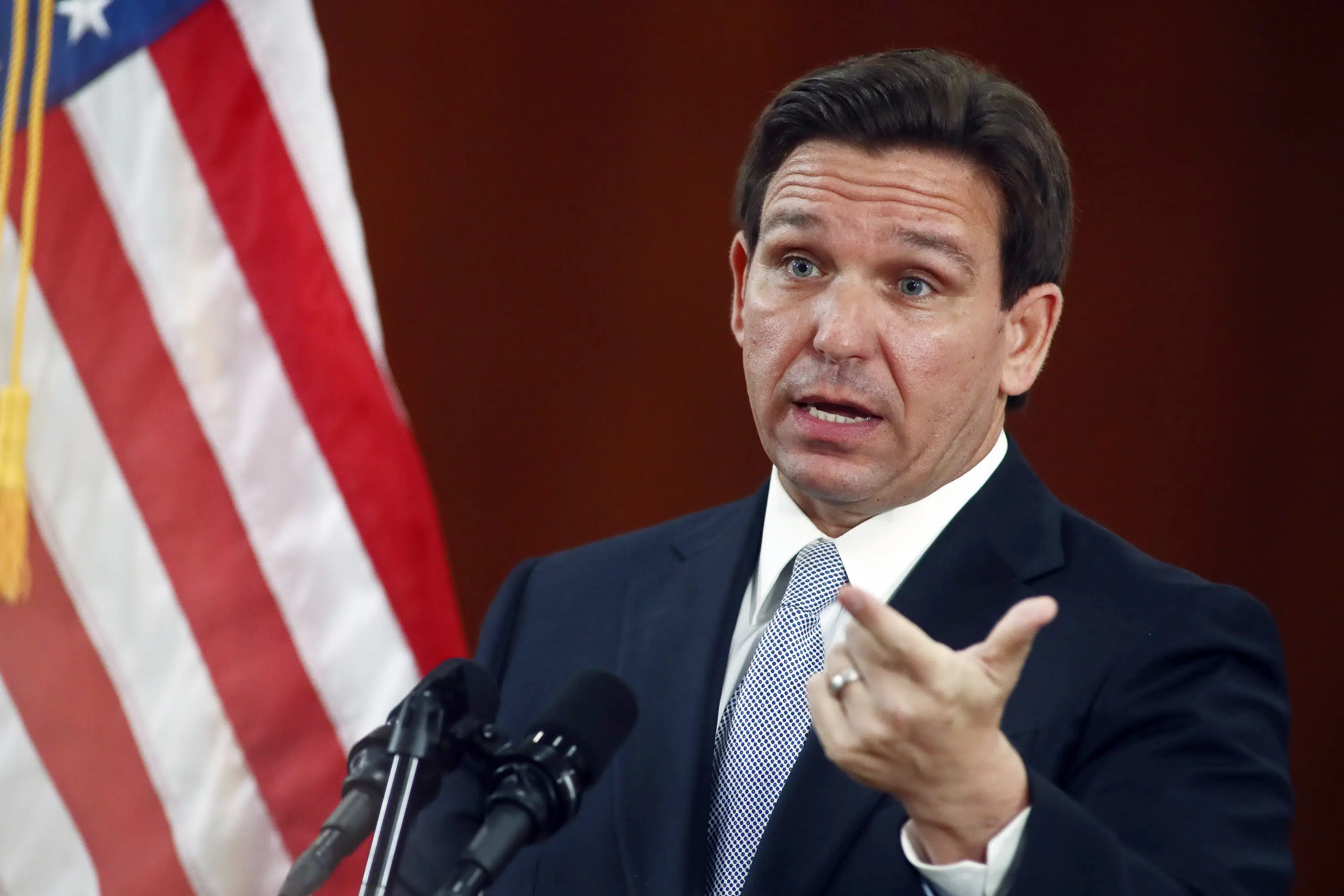 DeSantis's evolving stance on Ukraine and Putin.