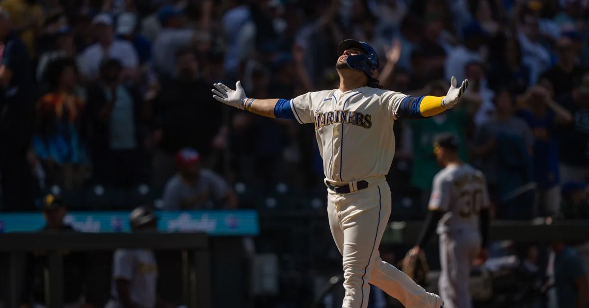 Eugenio Suárez's Walk-Off HR Extends Mariners' Winning Streak.