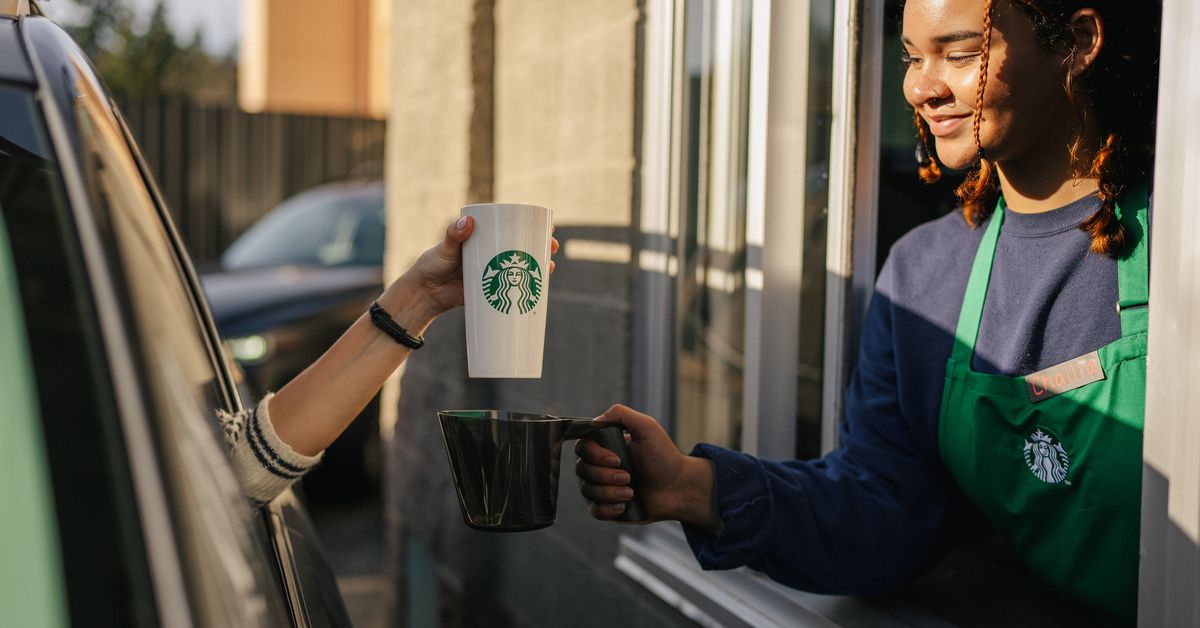Featured image for Starbucks Nationwide Initiative Allows Personal Reusable Cups at Drive-Thrus to Reduce Waste
